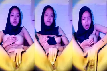 Bokep Indo Jilbab Hitam Mendesah Colmek Sange Berat